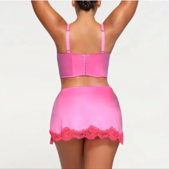 NWOT SKI.S STRETCH SATIN LACE CROPPED CORSET ,SZ:XS - Picture 2 of 5